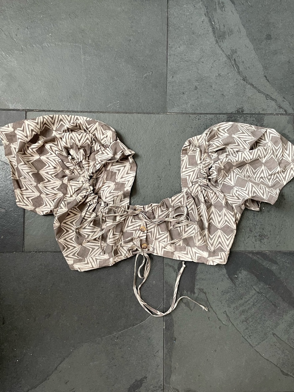 Ciao Lucia Patterned Puff Sleeve Crop Top